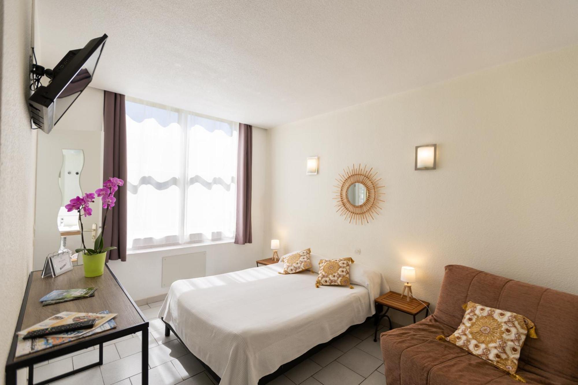 Hotel Les Bellugues Saint-Jean-du-Gard Exterior photo