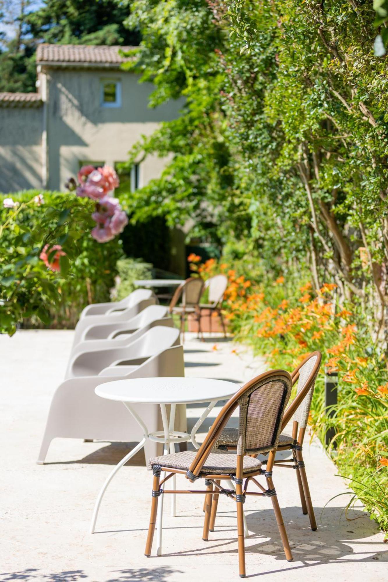 Hotel Les Bellugues Saint-Jean-du-Gard Exterior photo